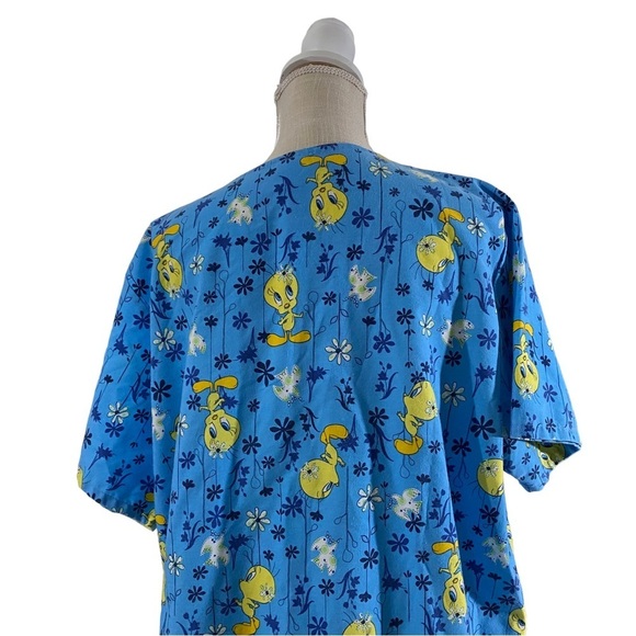 Warner Bros Looney Tunes Women Blue Tweety Bird Scrub Top Sz XL Double Pockets - Picture 6 of 11